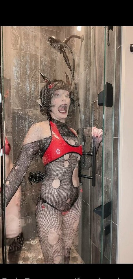 エモな痴女オンリーファンズ アートポルノ 写真