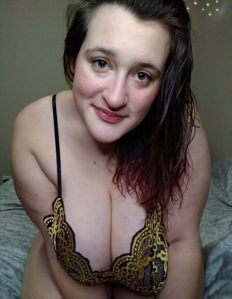 パイズリ オンリーファンズ ホット 写真