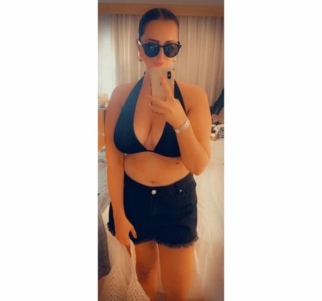 Melanie M 独占ポルノスター ギャラリー