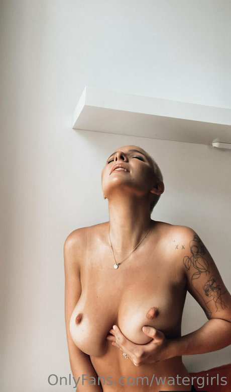 セクシーな妻オンリーファンズ えろ ギャラリー