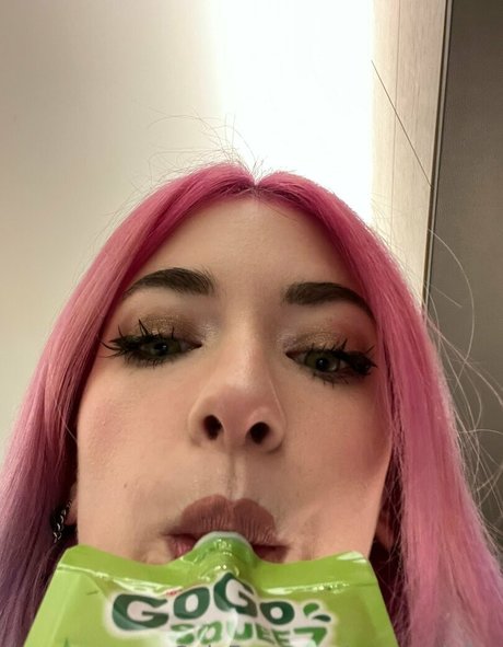 黒髪のオンリーファンズ ホットヌード 写真