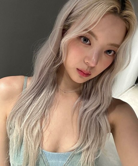 WomenK pop エロティックなモデル 画像