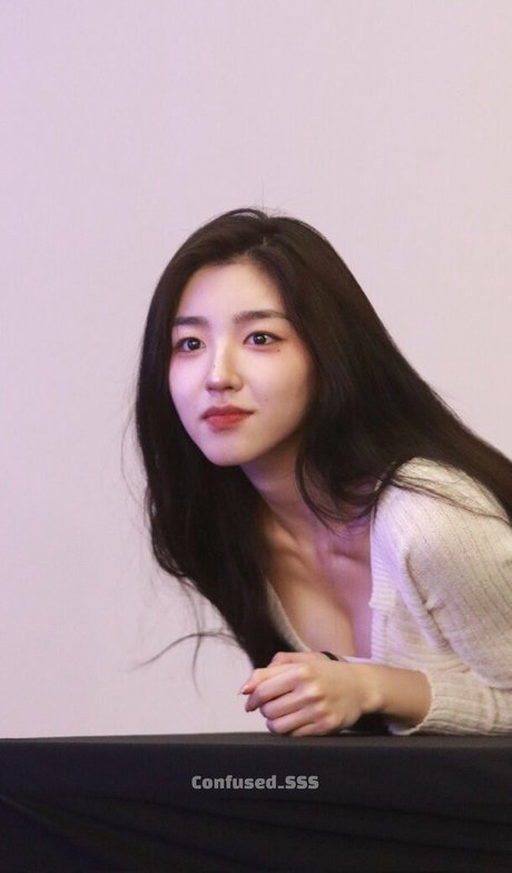 パイズリ オンリーファンズ アダルト アーカイブ