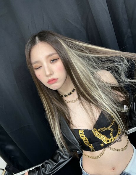 フィットネスベイビーオンリーファンズ 裸 アーカイブ