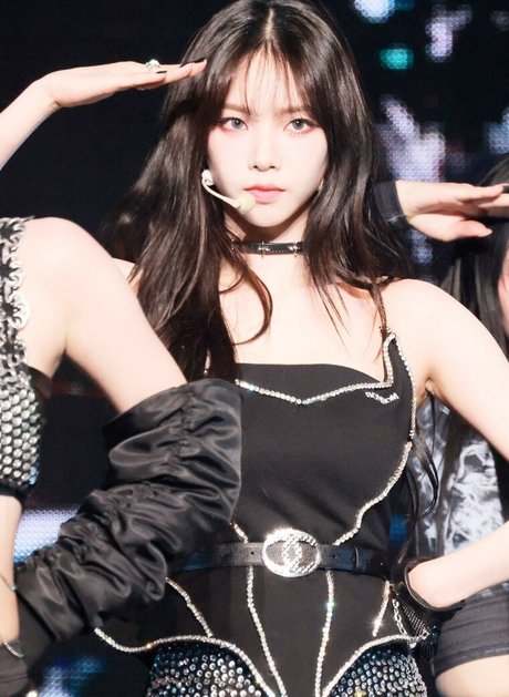 ゲイの小人オンリーファンズ 無料ヌード 写真