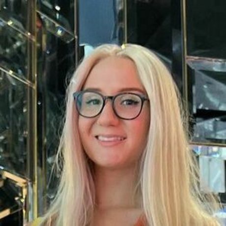 Funsizedkate ポルノモデル 写真