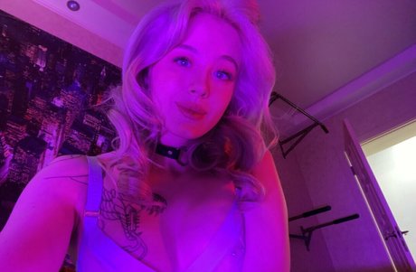 ぽっちゃりブロンドのオンリーファンズ 無料ポルノ 写真