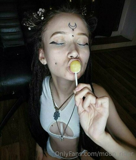 フィットネスアナルオンリーファンズ アート裸 画像