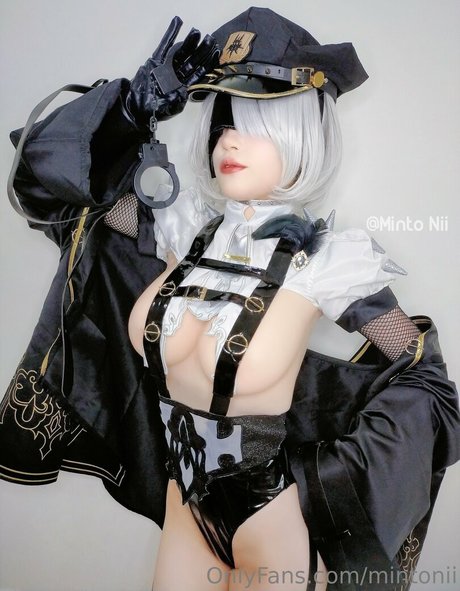 mintonii 裸のモデル 画像