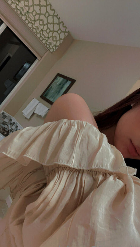 スキニーモデルオンリーファンズ ホット 写真