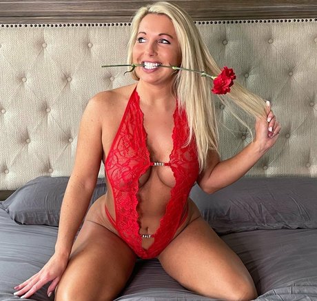 足 熟女 オンリーファンズ 無料ポルノ 写真