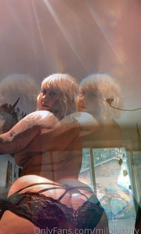 JOI オンリーファンズ ポルノ 画像