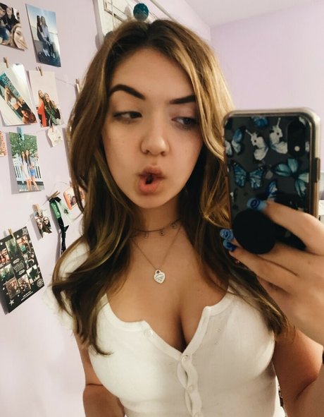 deedeemariev ポルノスター 写真