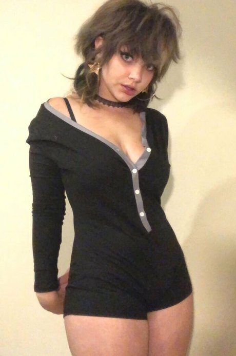 Guttergirlgab セクシーモデル 写真