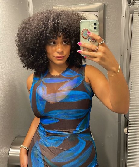 妊娠中のオンリーファンズ ホットヌード ギャラリー