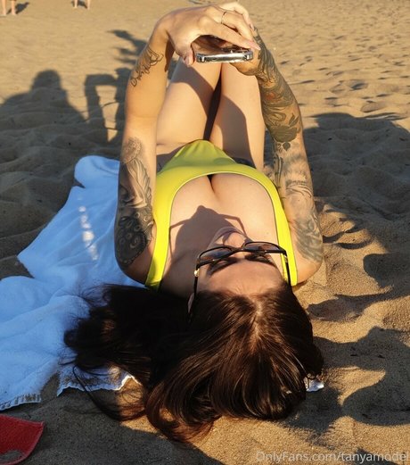 コスプレオナニーオンリーファンズ トップ 画像