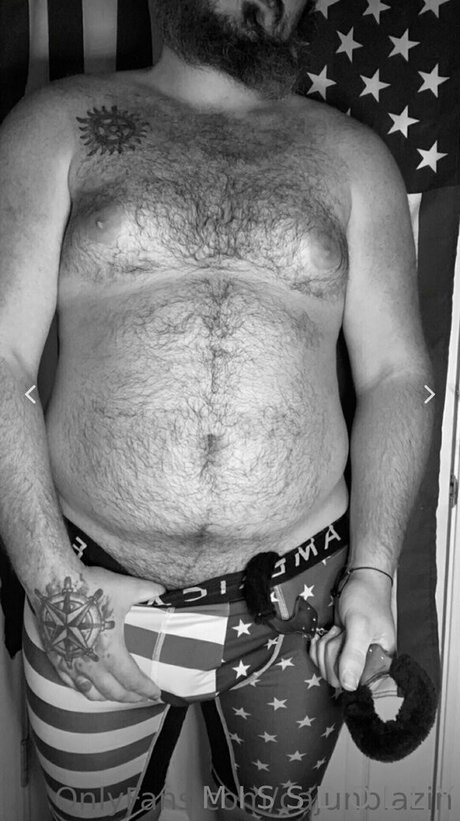 missdollypromotions 女優 写真