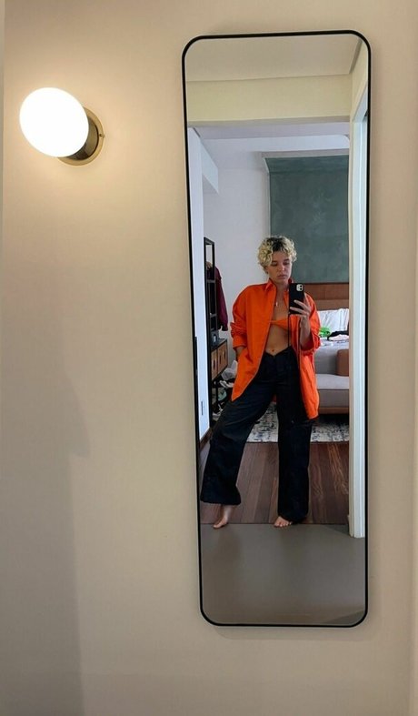 Bruna Linzmeyer 完璧なスター 画像