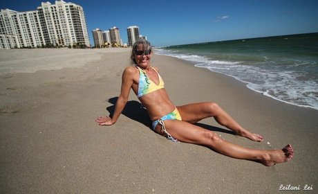 ティーンフィンガリングオンリーファンズ 無料 画像