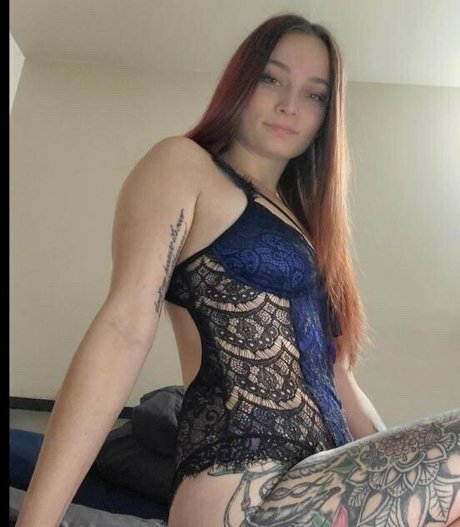 妊娠中のオンリーファンズ アート裸 写真