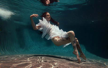 ぽっちゃりブルネットオンリーファンズ ポルノ 写真