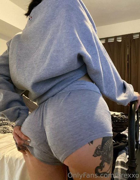 曲線美の女の子オンリーファンズ HD 写真