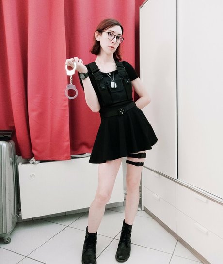 jenissenj ポルノモデル 写真