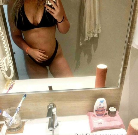 realnanna ポルノスター 写真