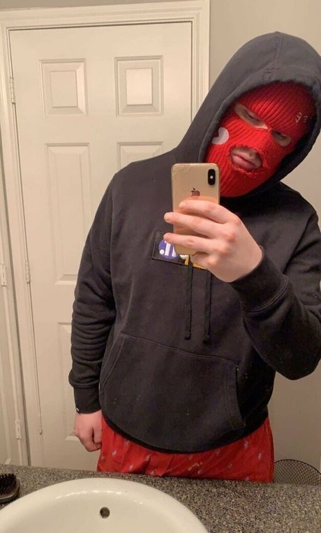 ティックトックスター オンリーファンズ 可愛い 画像