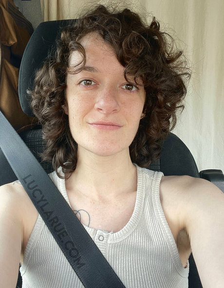 センターフォールド オンリーファンズ 無料xxx 写真