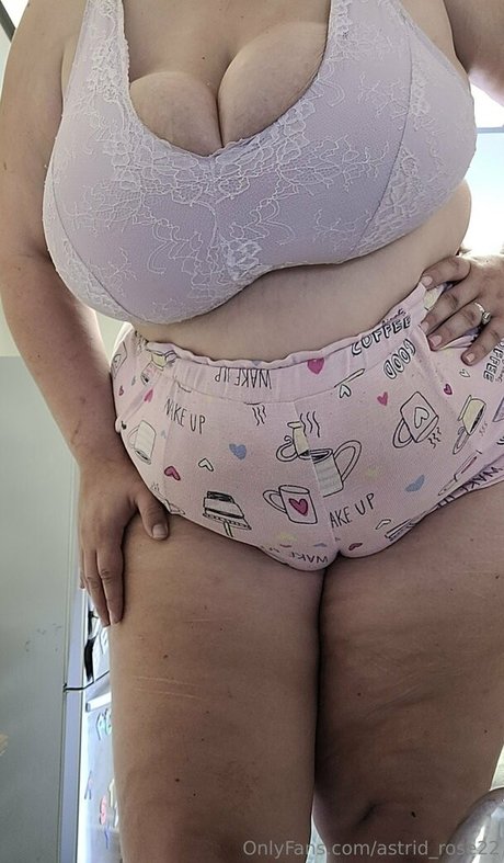 astrid rose22 無料女優 写真