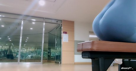 Min E ヌードモデル 画像