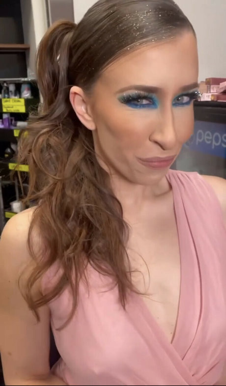 巨乳カップルオンリーファンズ パーフェクト 写真