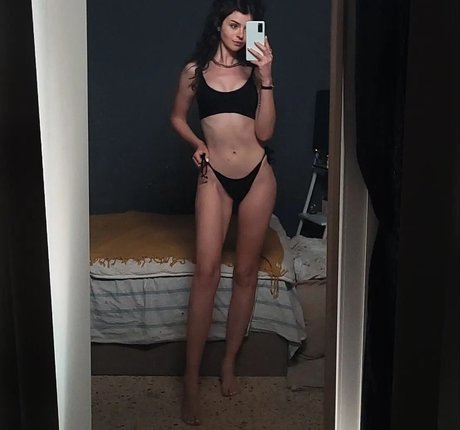 Chloe Lockley プロフィール写真