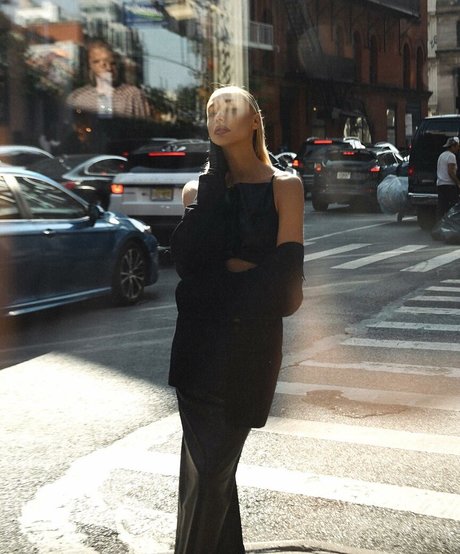 Alexis Ren セックスモデル 写真