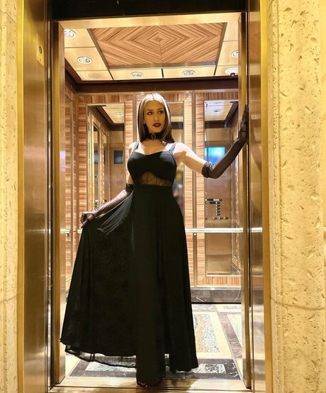 Laura Amuyus ポルノスター ヌード 写真