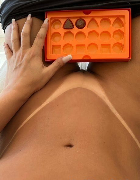 Nicoli Blanco アートモデル 写真