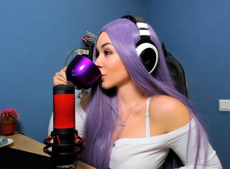 アラブの太ったオンリーファンズ アートポルノ 画像