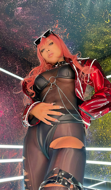 ニューハーフの射精 オンリーファンズ アート裸 写真