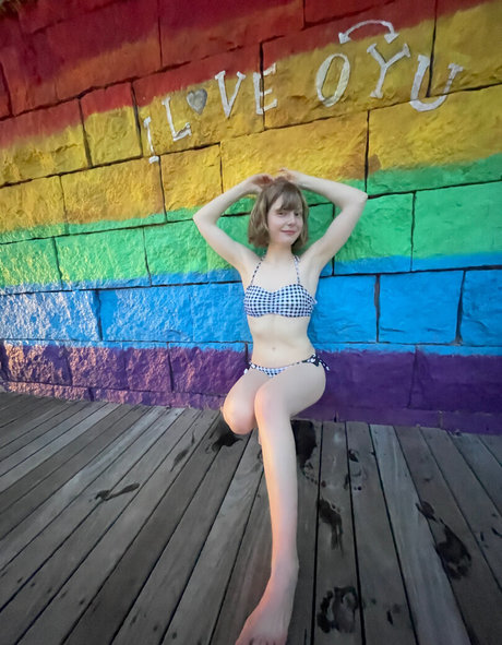 ティーンレズビアンオンリーファンズ 可愛い 画像