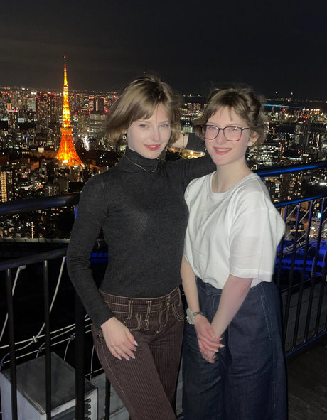 黒髪の熟女オンリーファンズ ホットポルノ 写真