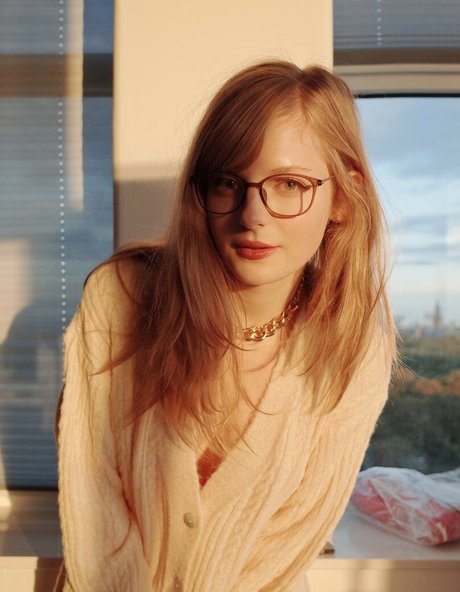 妊娠中のオンリーファンズ 可愛い 画像