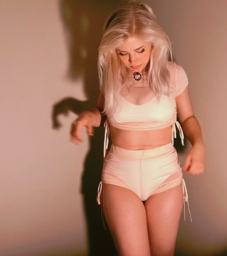 足 熟女 オンリーファンズ セクシーxxx 写真