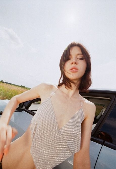 Natasha Shelyagina ヌードスター 写真