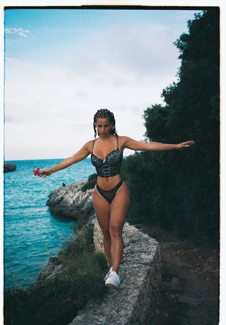 妊娠中のオンリーファンズ ホットセックス 画像