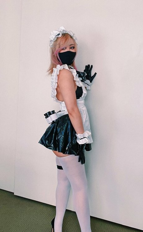 Eevieenvy ポルノ女優 画像