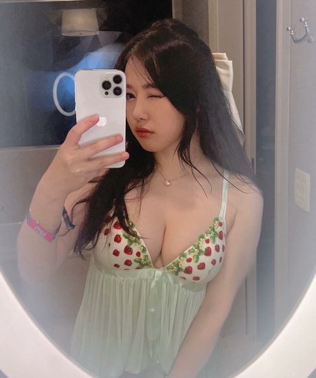 Ploo 完璧なポルノスター 画像