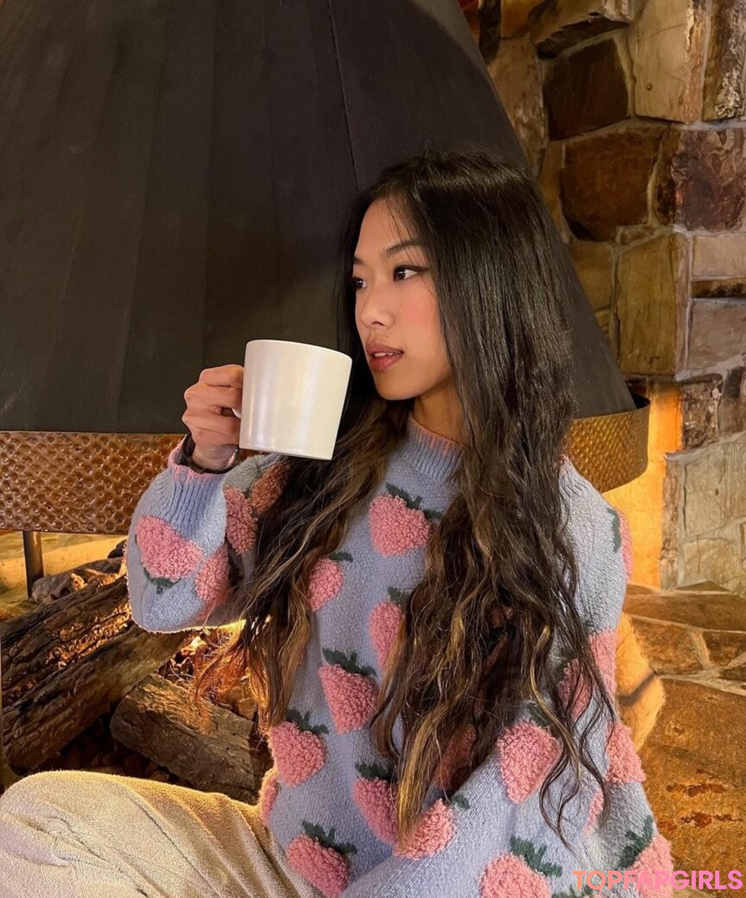 巨乳ブルネットオンリーファンズ セクシー 写真