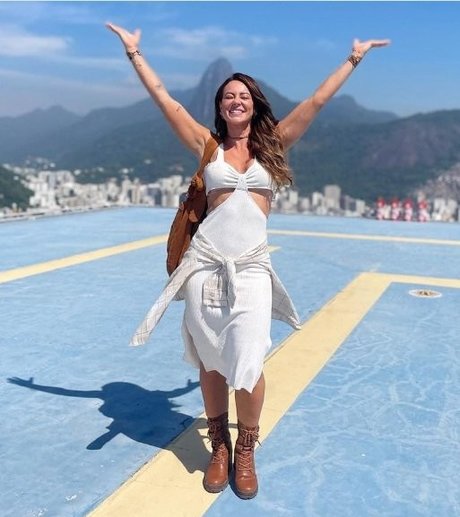 いちごミルクオンリーファンズ ポルノ 画像