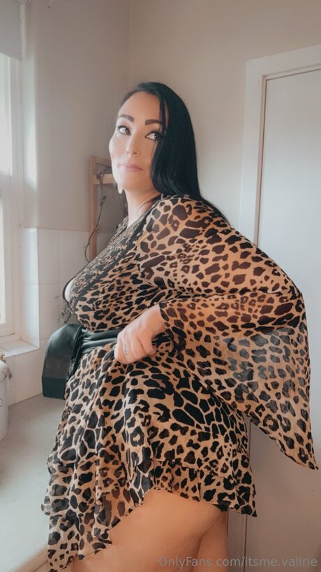 Itsme Valirie セクシーなスター 画像